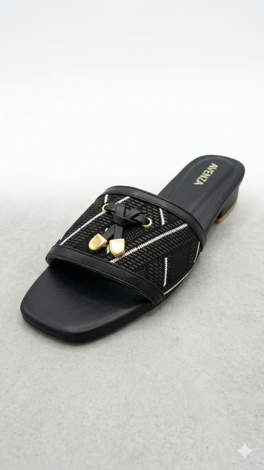 Noir Tassel