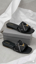 Noir Tassel