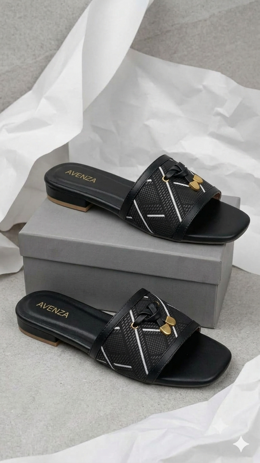 Noir Tassel